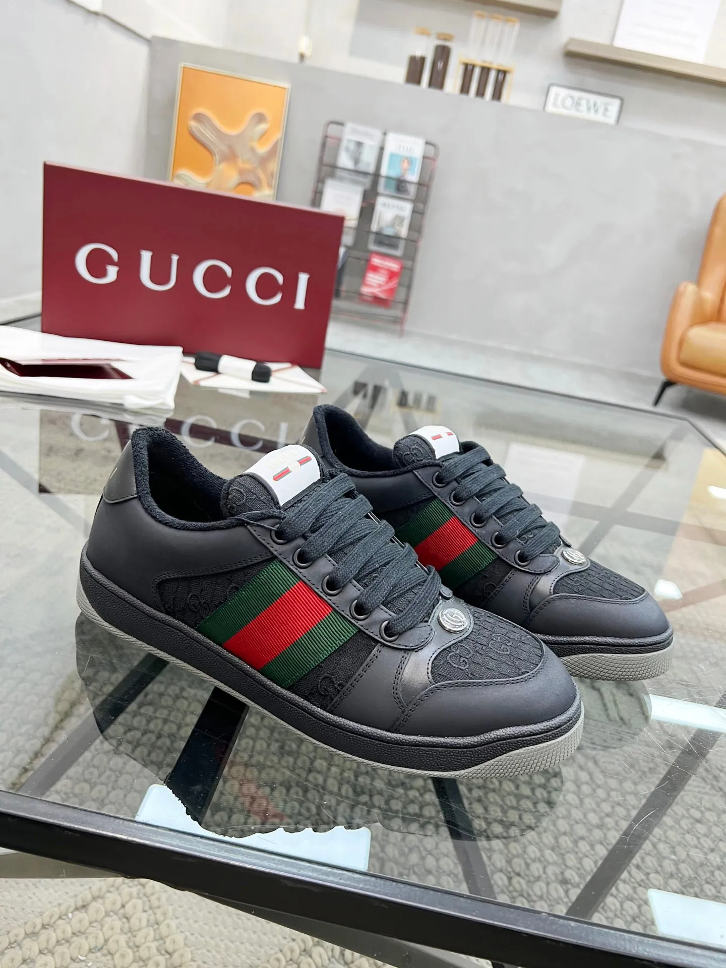 👟👟Ex-factory price 480👟👟 Couple style👫Gucci Gucci ❗️❗️New order shipped Original development Private mold making Correct last shape Hand-polished and distressed effect Correct details Complete accessories Imported leather/original towel lining crafted with craftsmanship Same size for men and women: 35-44